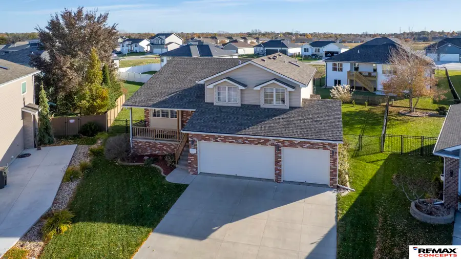 8933 Prairie Village Court, Lincoln, NE 68507 - Image #2