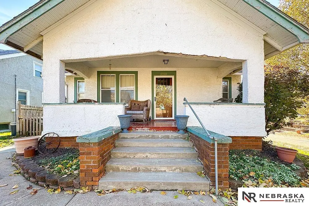 5725 Mayberry Street, Omaha, NE 68106 - Image #1