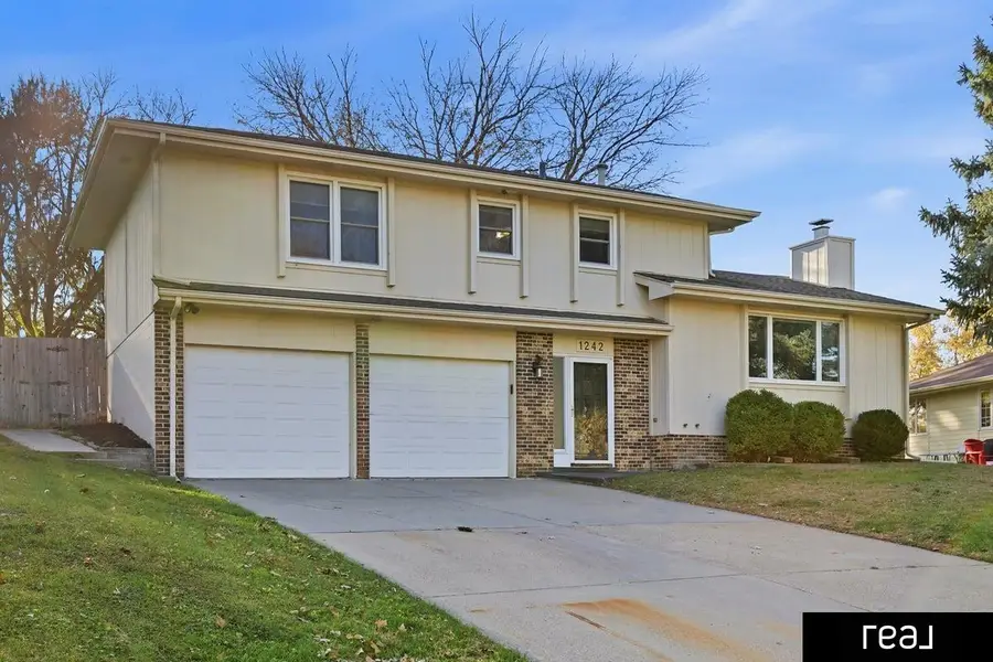 1242 S 164th Avenue, Omaha, NE 68130 - Image #2
