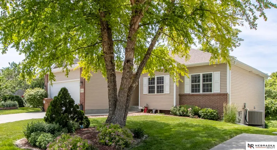 1933 Redstone Road, Lincoln, NE 68521 - Image #3