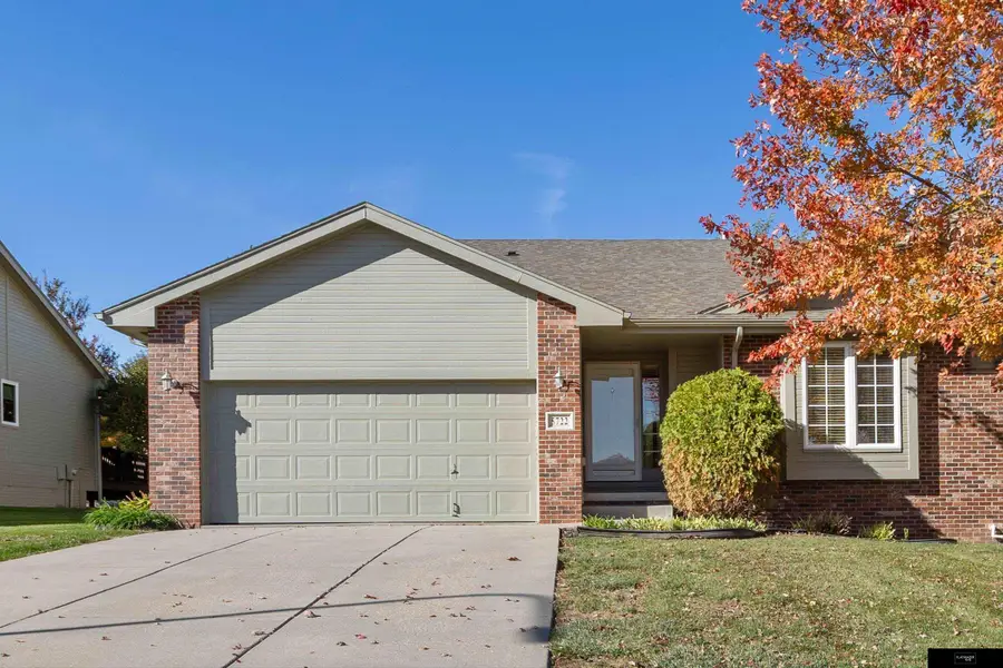 5722 N 167th Circle, Omaha, NE 68116 - Image #2
