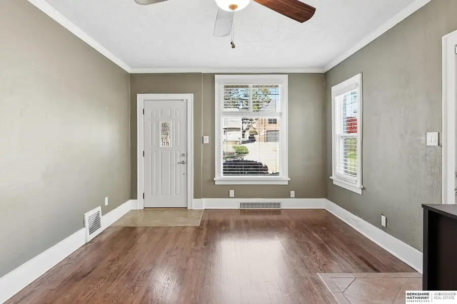 4511 Woolworth Avenue, Omaha, NE 68106 - Image #3