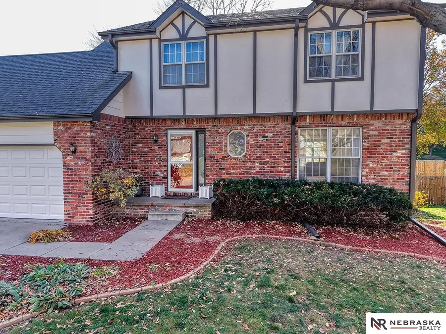 8017 Meredeth Street, Lincoln, NE 68506 - Image #3