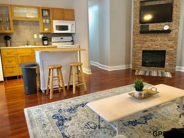 3000 Farnam Street #2Q, Omaha, NE 68131