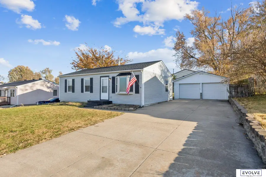 7653 S 41st Street, Bellevue, NE 68147 - Image #2