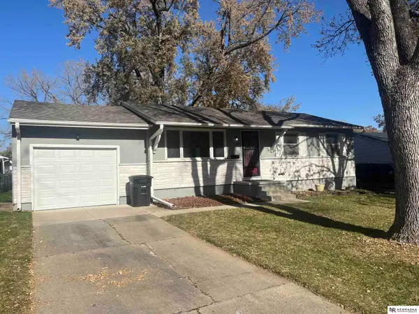 12216 C Street, Omaha, NE 68144