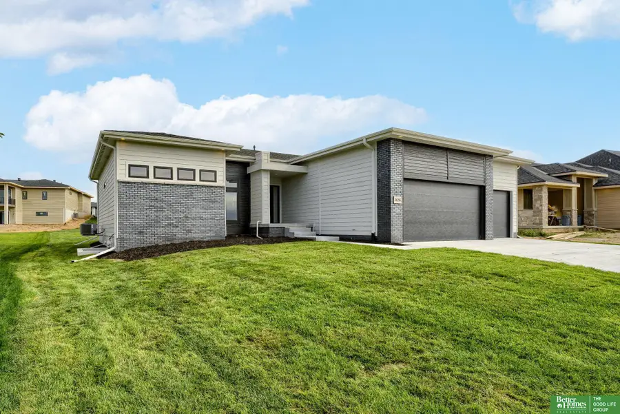 21056 Joseph Street, Elkhorn, NE 68022 - Image #2