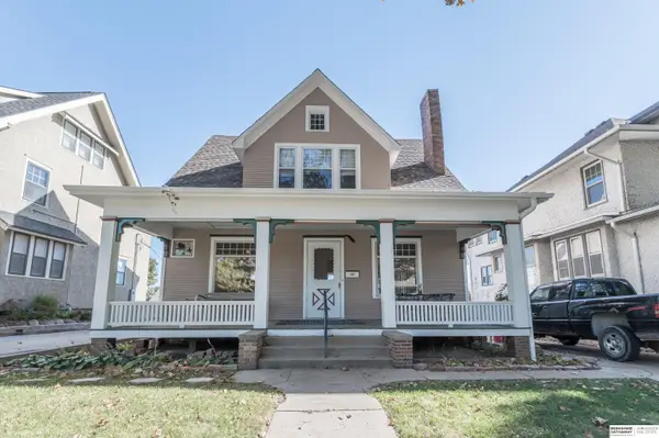 2325 Hanscom Boulevard, Omaha, NE 68105