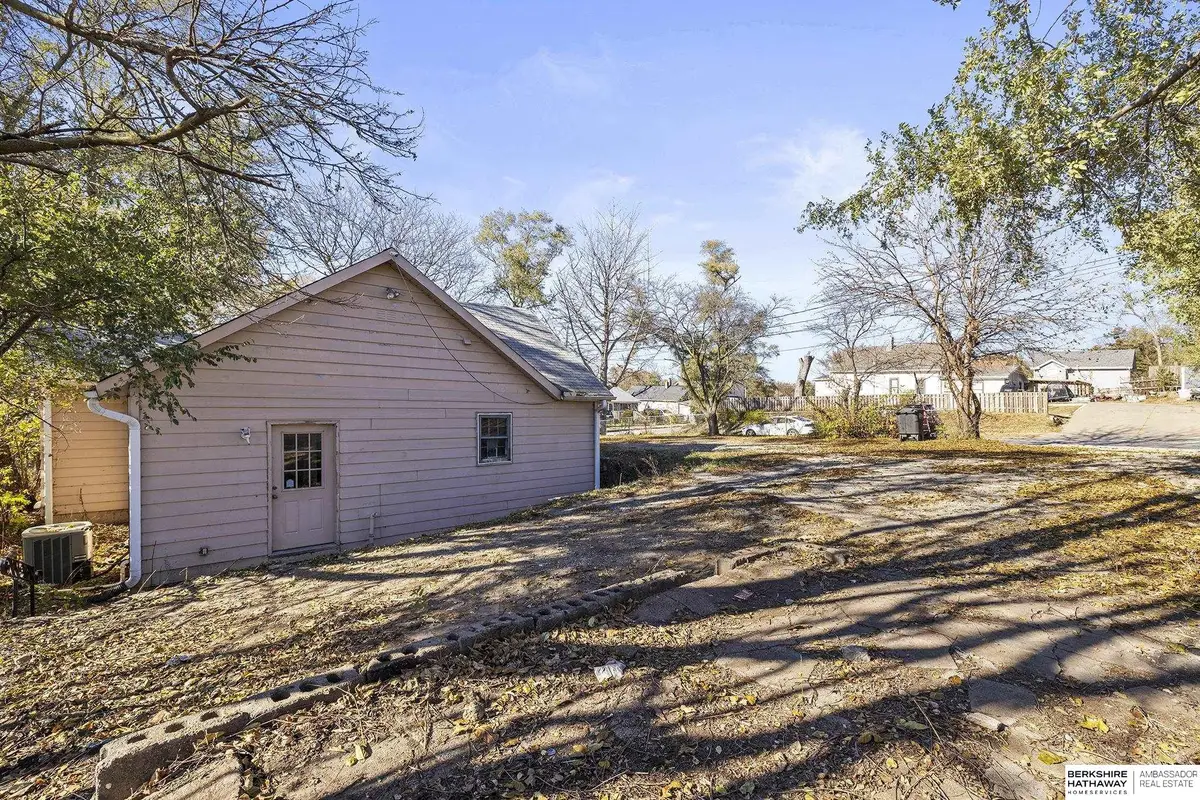 6103 S 18th Street, Omaha, NE 68107 - Image #1