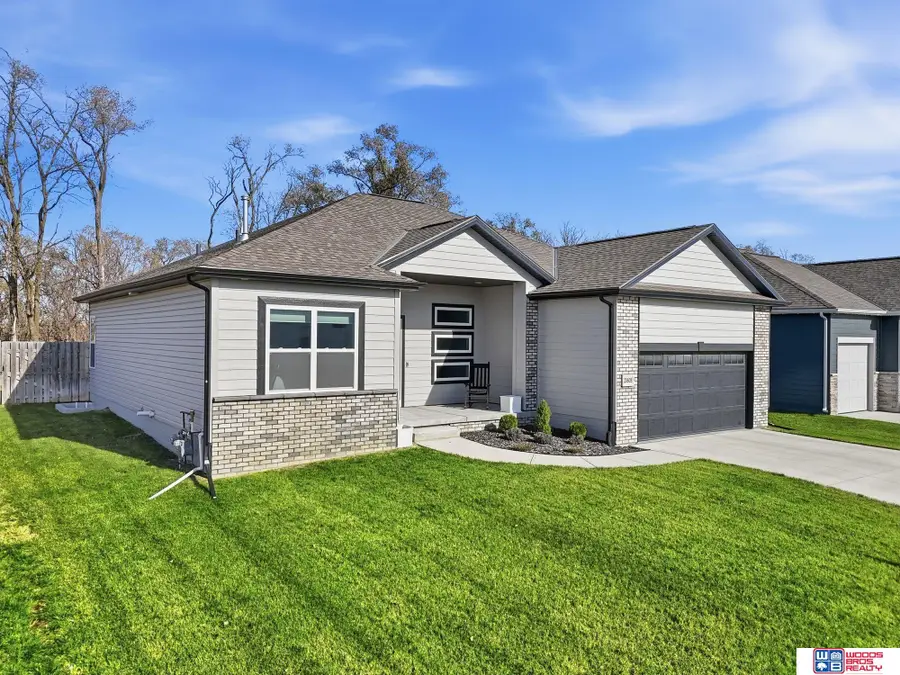 20608 Camelback Avenue, Gretna, NE 68028 - Image #2