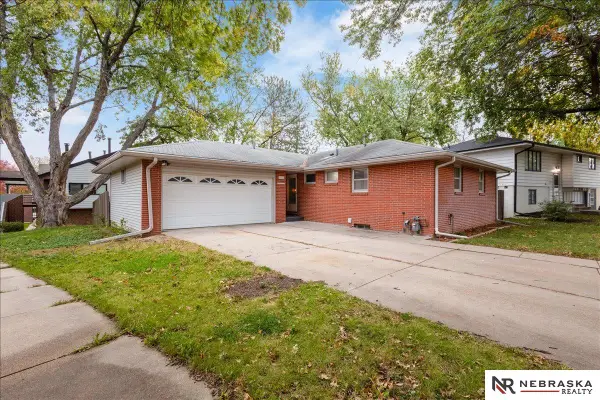 1736 N 76th Street, Lincoln, NE 68505