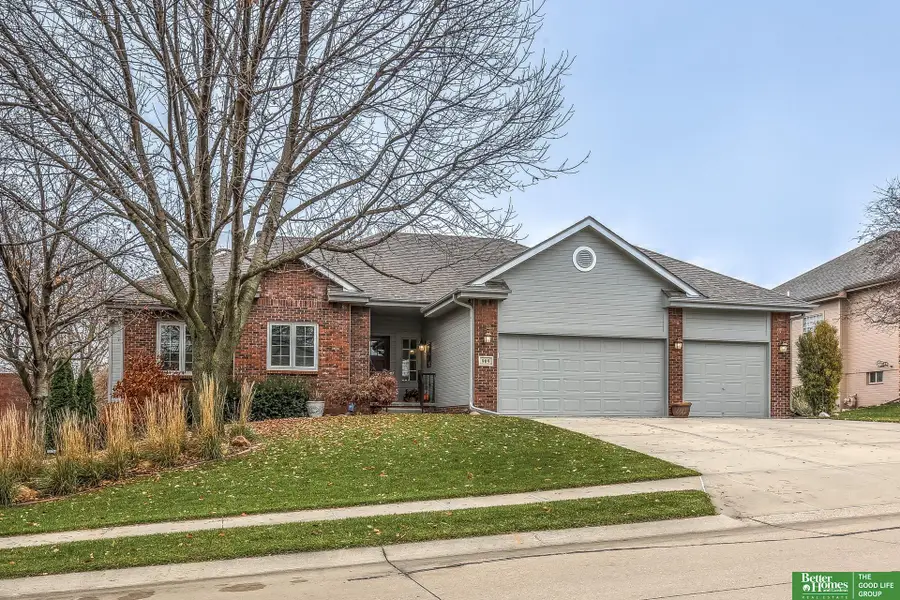 909 Rawhide Road, Papillion, NE 68046 - Image #2