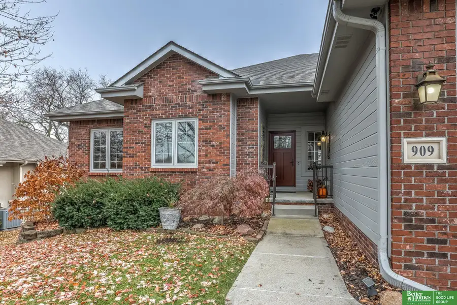 909 Rawhide Road, Papillion, NE 68046 - Image #3