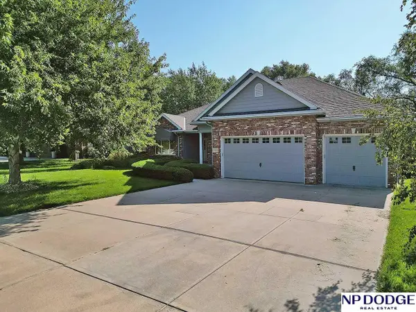 1613 S 213 Circle, Omaha, NE 68022