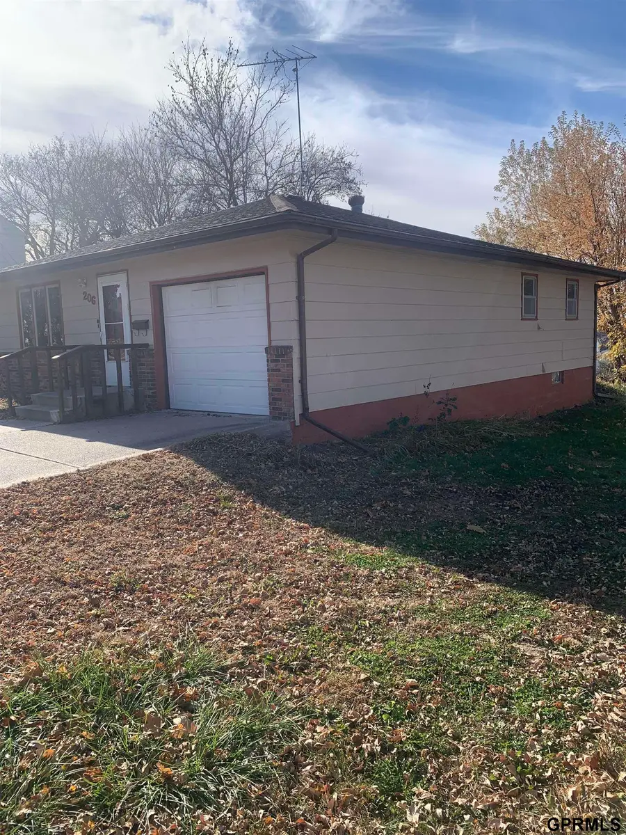 206 N Thomas Avenue, Oakland, NE 68045 - Image #2