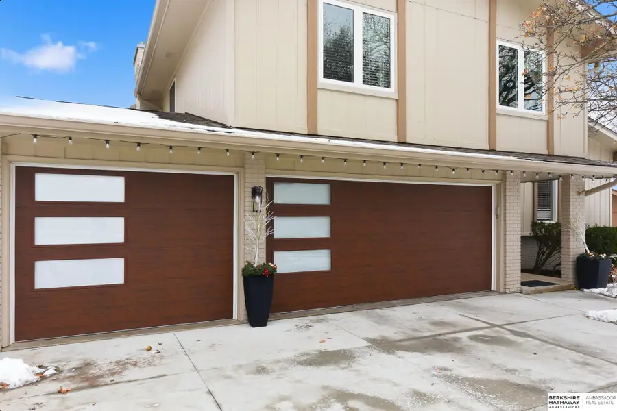 15025 Brookside Circle, Omaha, NE 68144 - Image #2