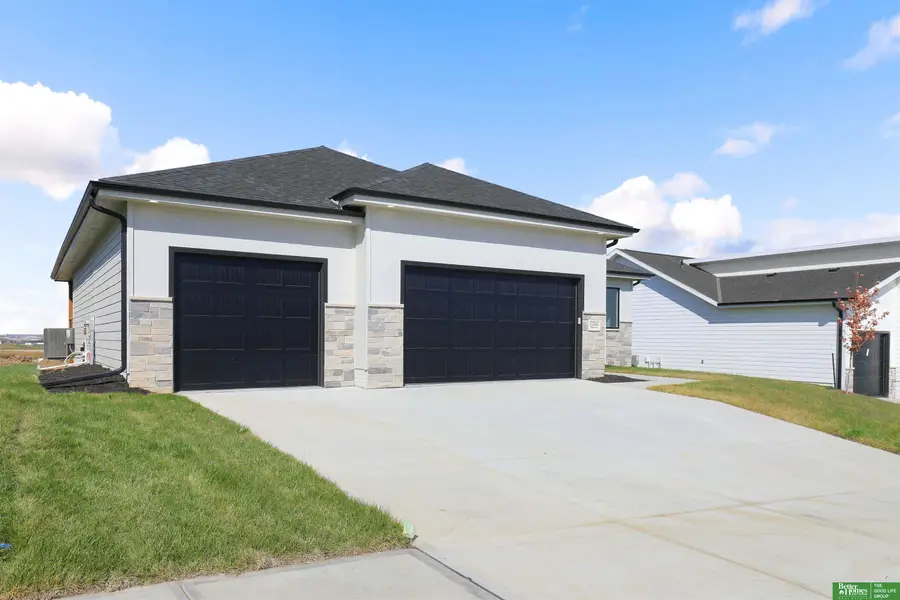 12375 Lake Vista Drive, Papillion, NE 68046 - Image #2