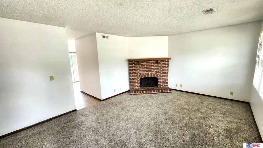 5515 S 42nd Street Circle, Lincoln, NE 68516 - Image #2