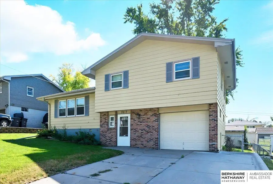 7617 Newport Avenue, Omaha, NE 68122 - Image #3