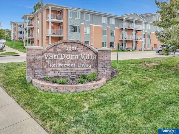 3001 S 51 Street Court #472, Lincoln, NE 68506