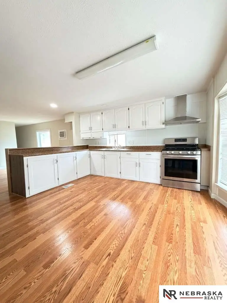 12809 Manderson Plaza, Omaha, NE 68164 - Image #3