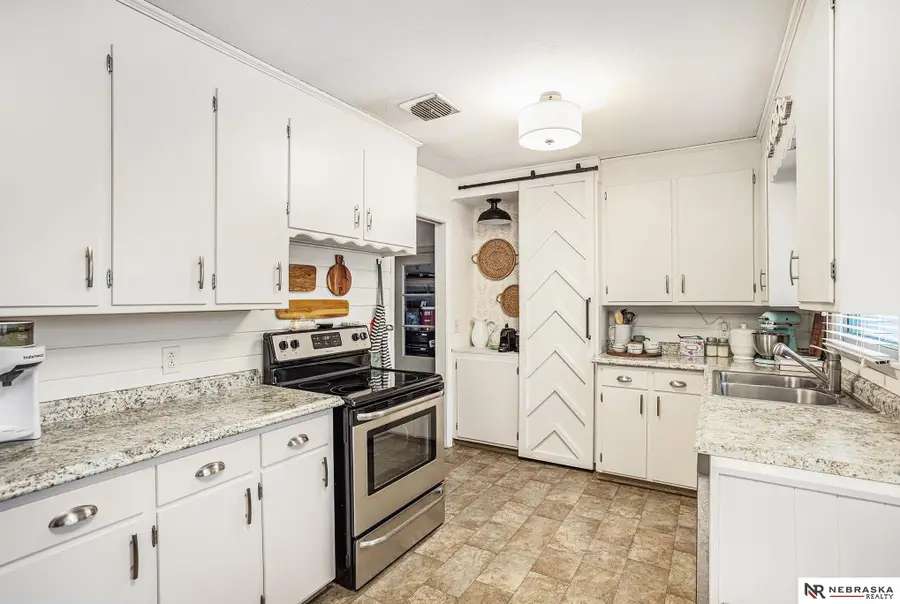 6100 Lexington Avenue, Lincoln, NE 68505 - Image #2