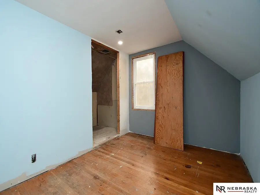 2704 S 13th Street, Omaha, NE 68108 - Image #2