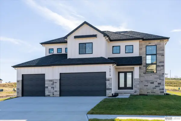 16619 Abigail Street, Bennington, NE 68007