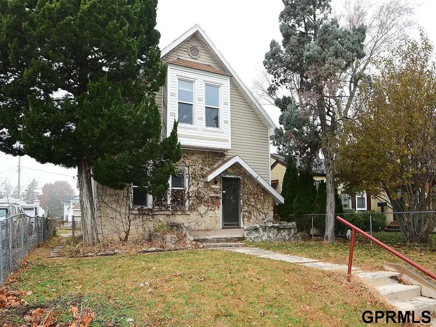 2146 S 33 Street, Omaha, NE 68105 - Image #2