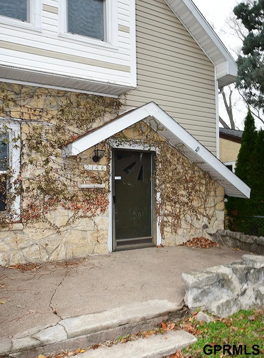 2146 S 33 Street, Omaha, NE 68105 - Image #3