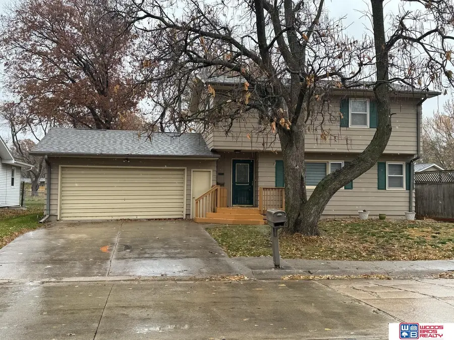 910 N 16th Avenue, Beatrice, NE 68310 - Image #2
