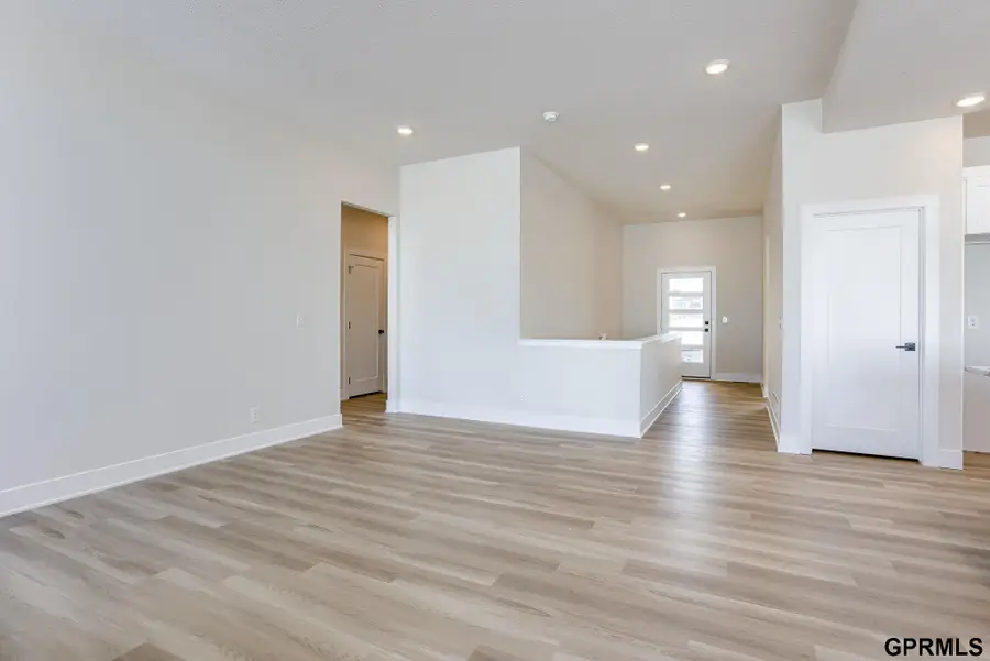 18483 Robin Circle, Omaha, NE 68136 - Image #3