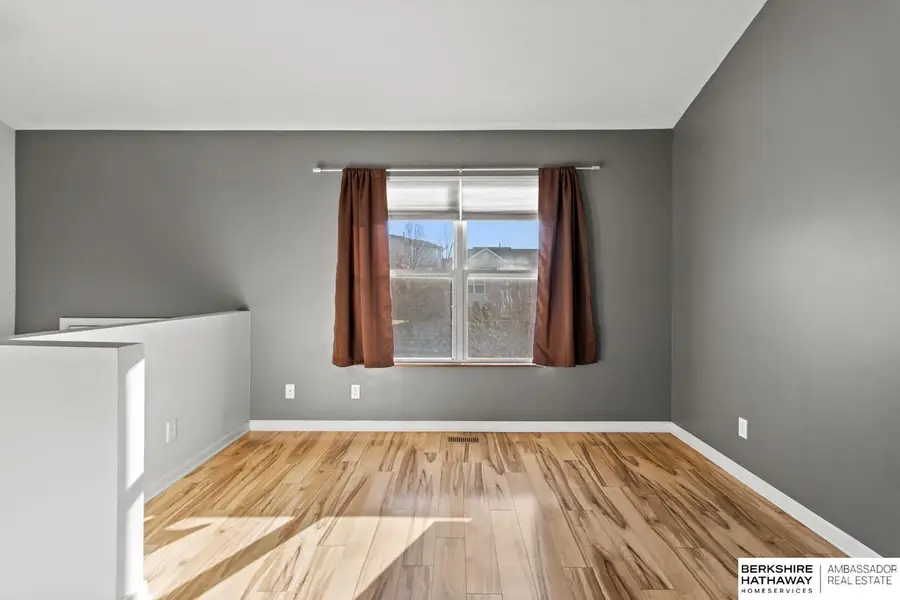 15828 Blackwalnut Street, Omaha, NE 68136 - Image #2