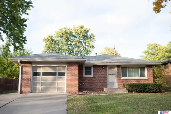 1409 Meadow Dale Drive, Lincoln, NE 68505