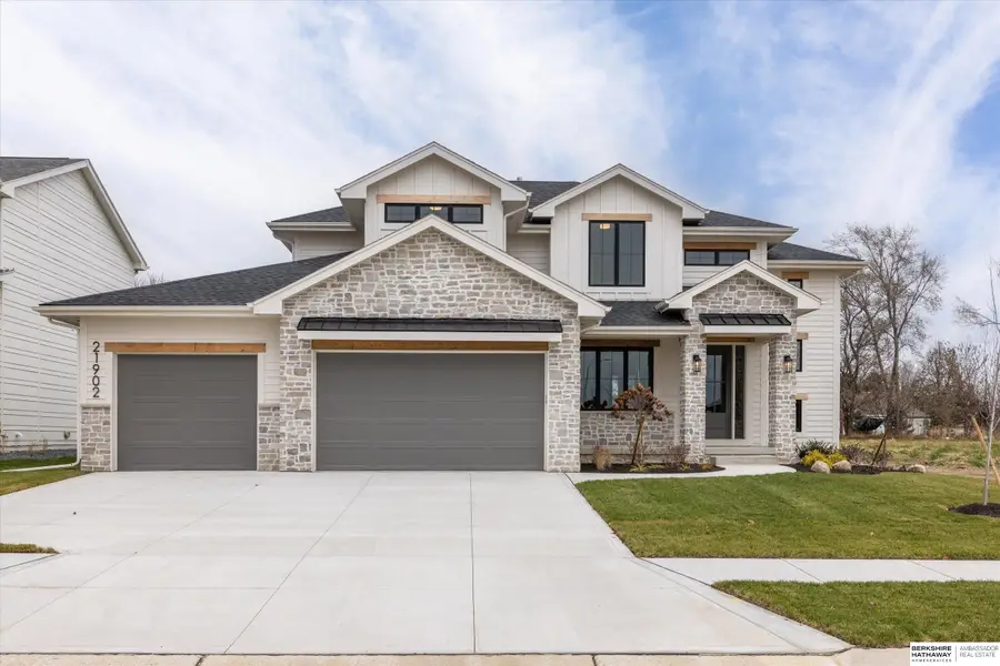 21902 Grover Street, Elkhorn, NE 68022 - Image #2