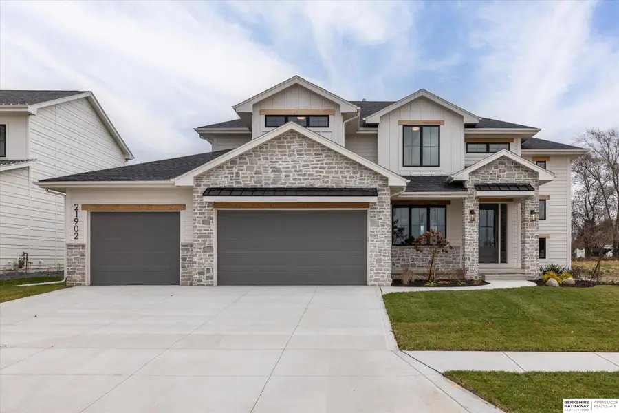 21902 Grover Street, Elkhorn, NE 68022 - Image #3