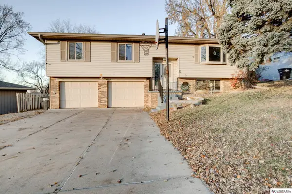 11430 Sunburst Street, Omaha, NE 68164