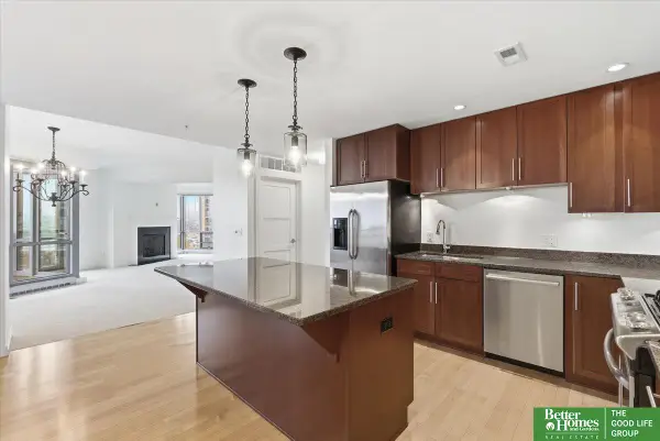 200 S 31st Avenue #4401, Omaha, NE 68131