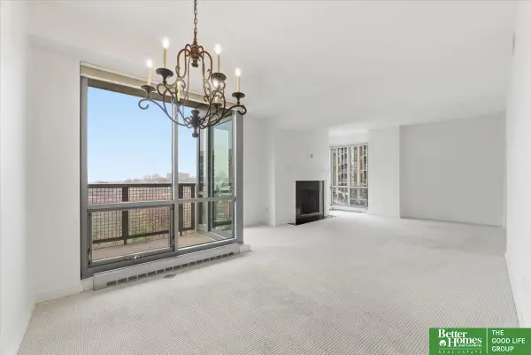 200 S 31st Avenue #4401-4402, Omaha, NE 68131-0000