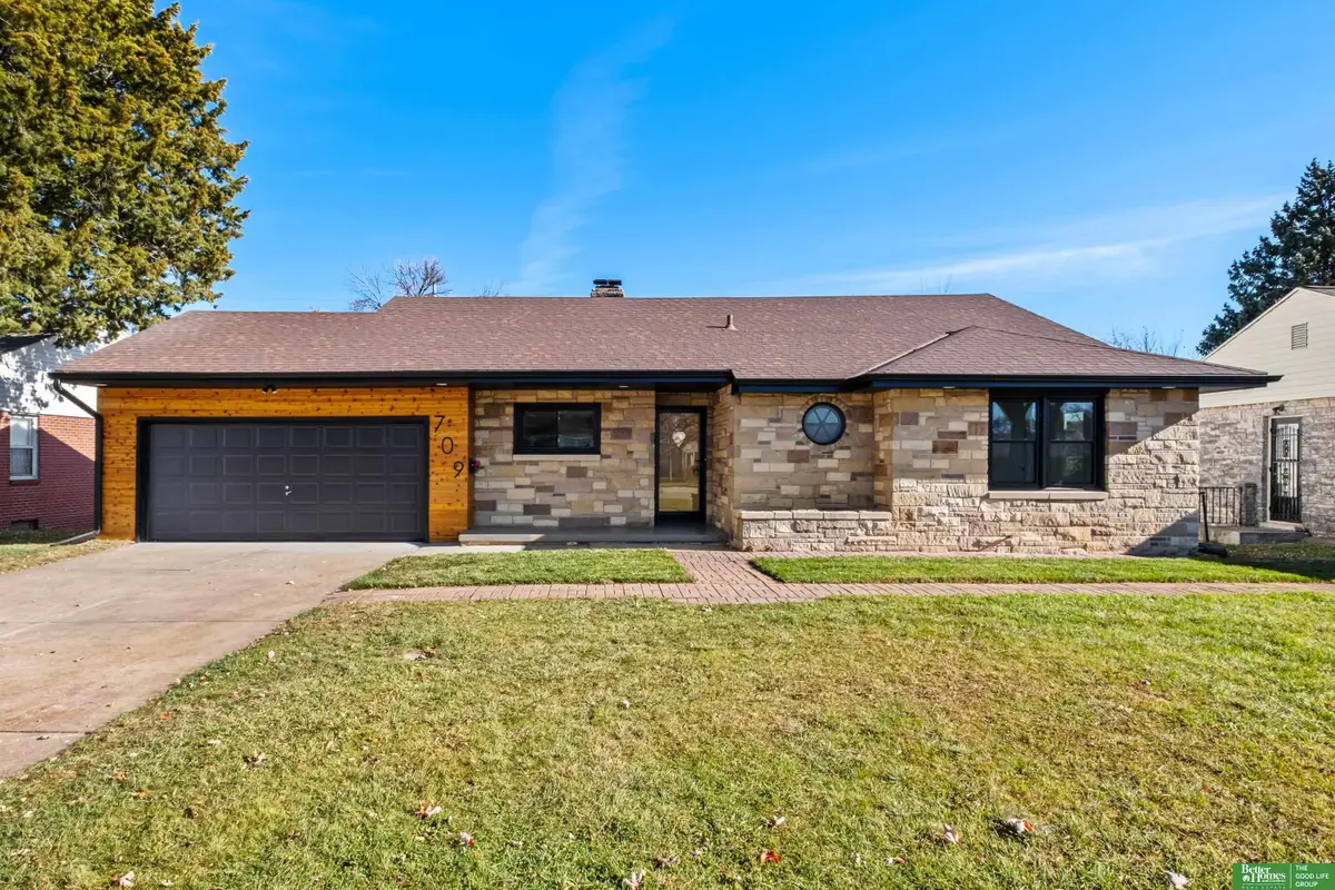 709 N 72nd Avenue, Omaha, NE 68114 - Image #1