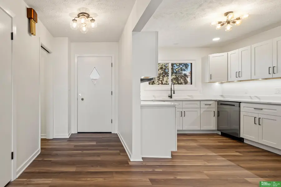 709 N 72nd Avenue, Omaha, NE 68114 - Image #3