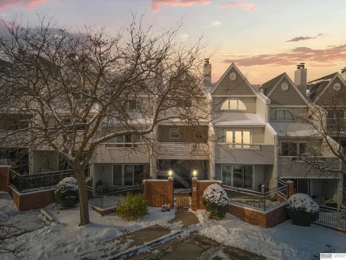 104 S 37th Street #3, Omaha, NE 68131 - Image #1