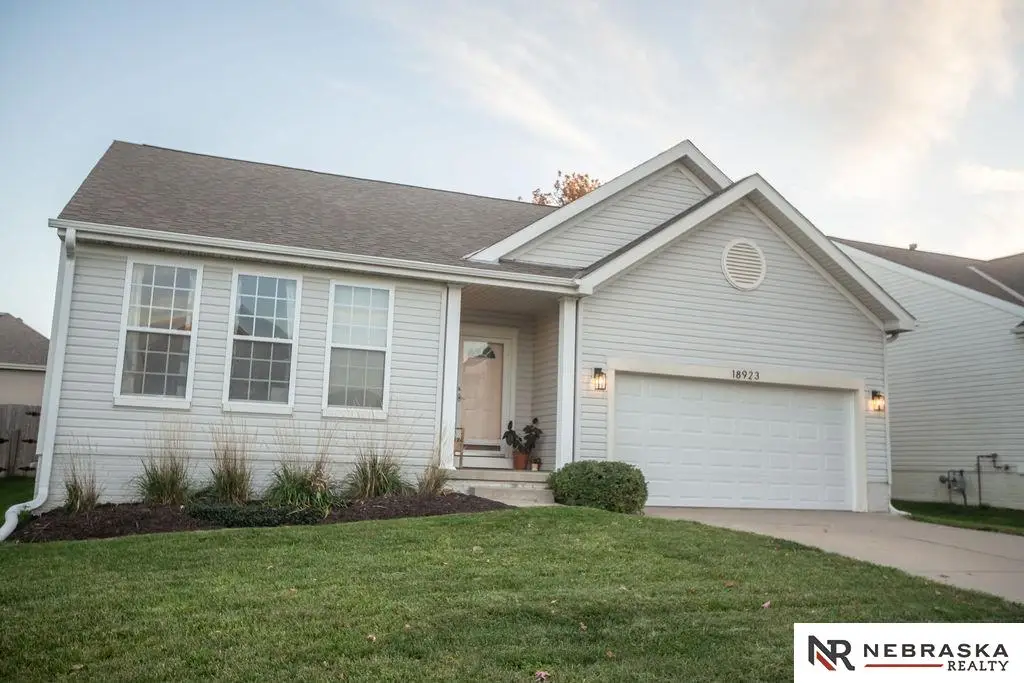 18923 B Street, Omaha, NE 68130 - Image #1