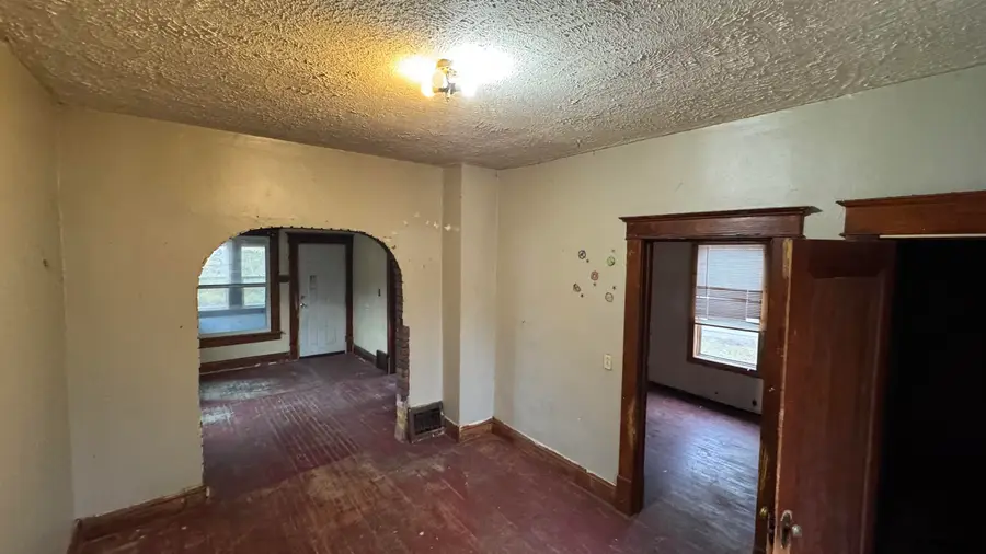 5005 N 41 Street, Omaha, NE 68111 - Image #3