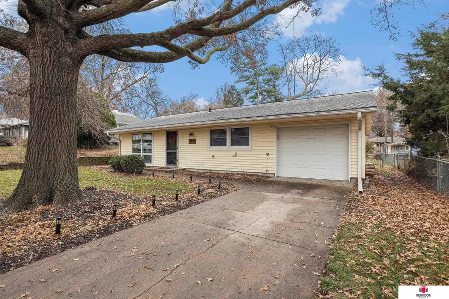 7115 Aylesworth Avenue, Lincoln, NE 68505 - Image #2
