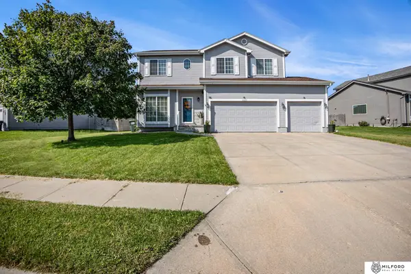 4828 N 160 Avenue, Omaha, NE 68116