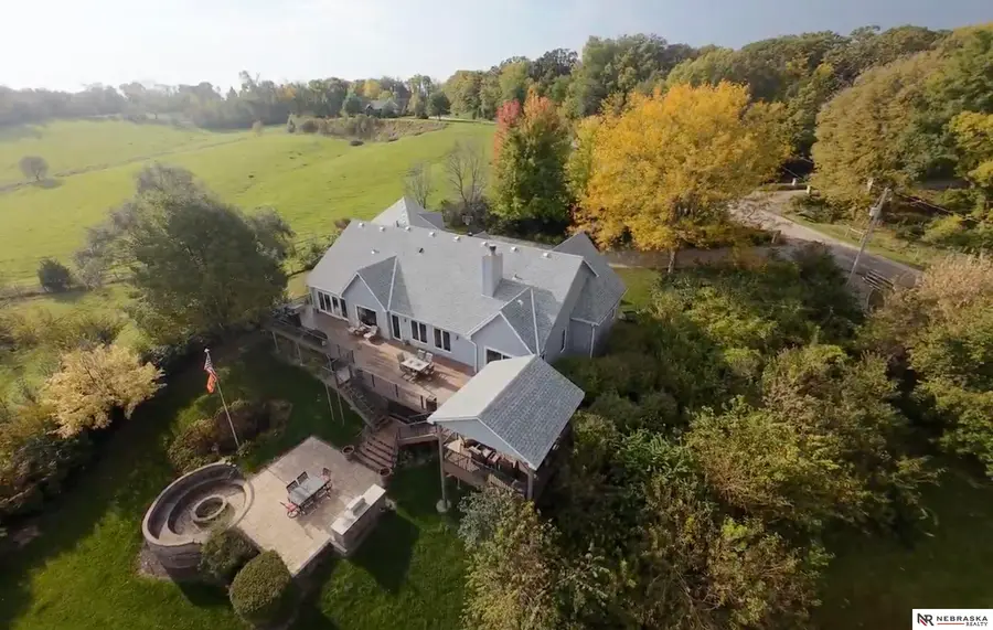 10955 N 58th Plaza, Omaha, NE 68152 - Image #2