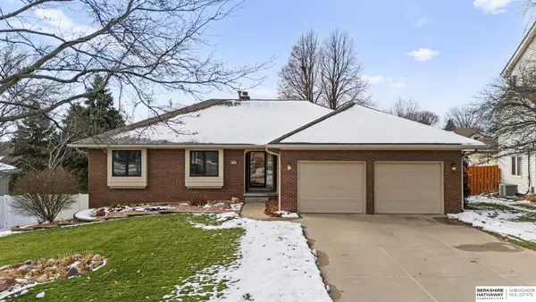 326 S 157th Street, Omaha, NE 68118