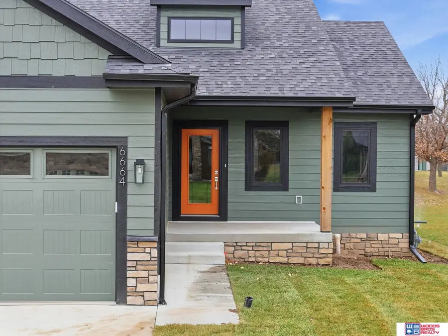 6664 Shadow Ridge Place, Columbus, NE 68601 - Image #2