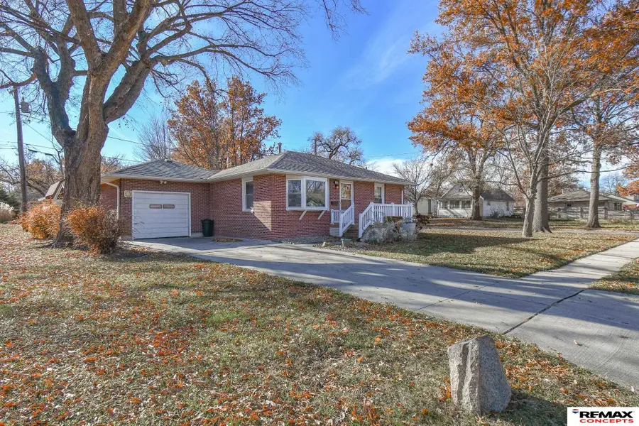 5401 Gladstone Street, Lincoln, NE 68504 - Image #2